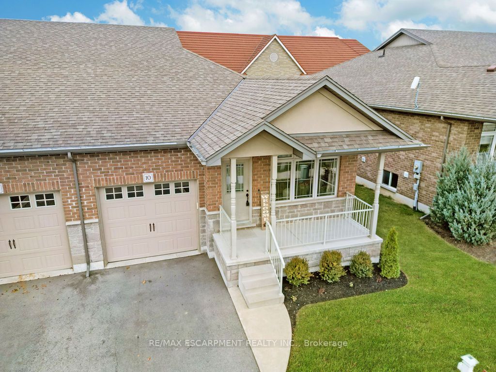 10 Macneil Crt