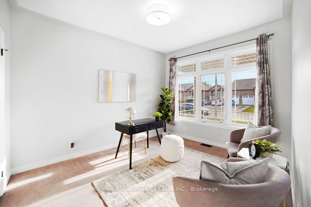 10 Macneil Crt