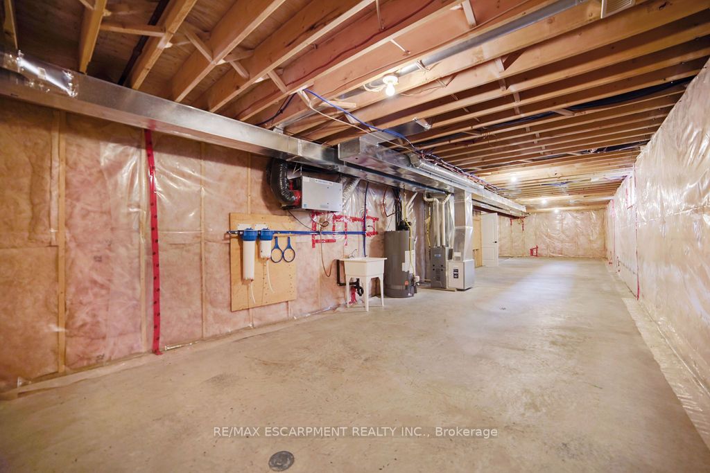 10 Macneil Crt