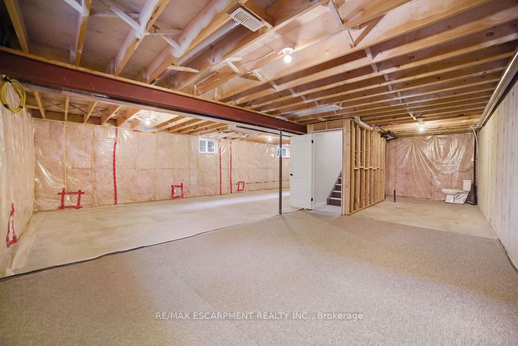 10 Macneil Crt