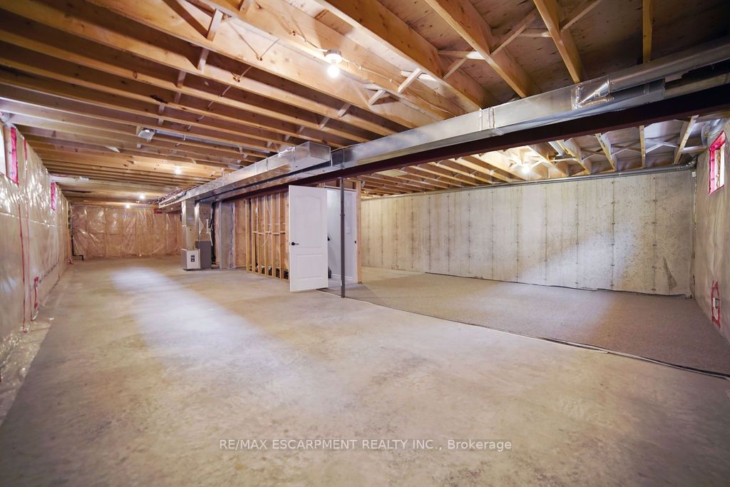 10 Macneil Crt