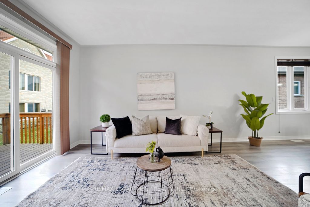 10 Macneil Crt