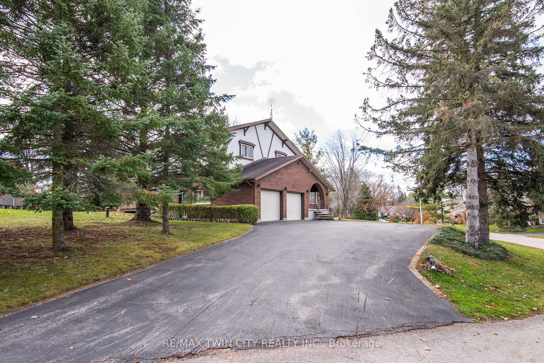 37 Sunset Dr