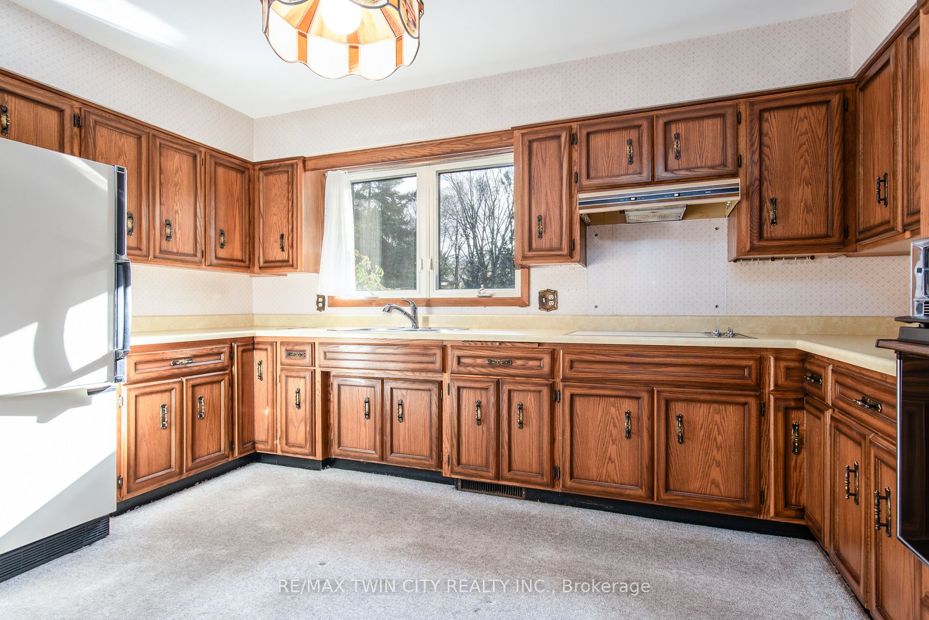 37 Sunset Dr