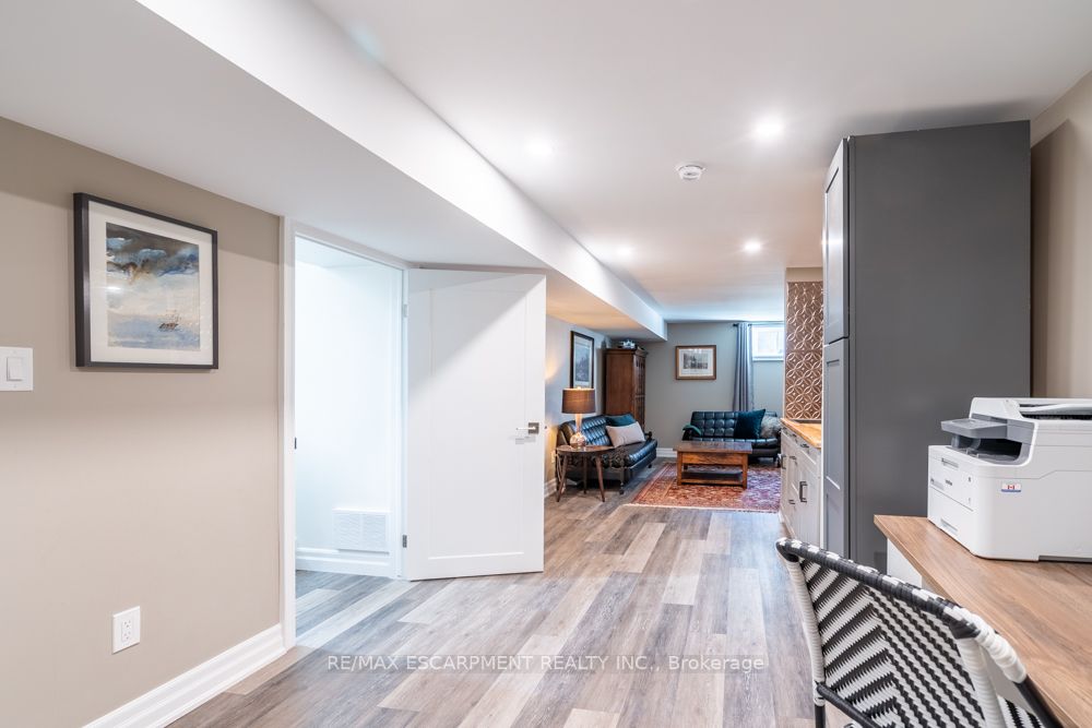 51 West 22nd St