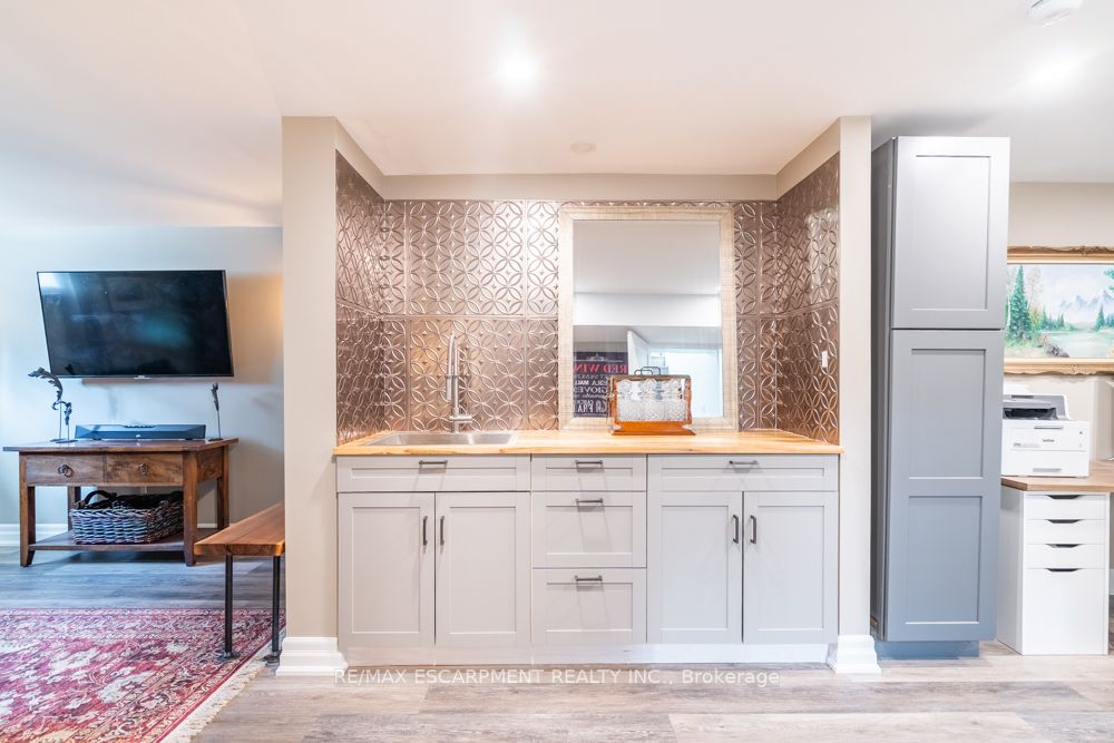 51 West 22nd St