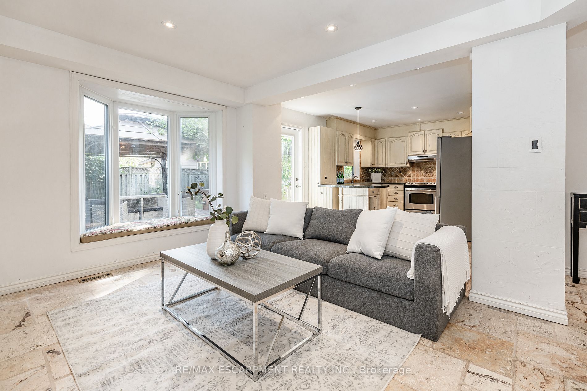 48 Chudleigh St