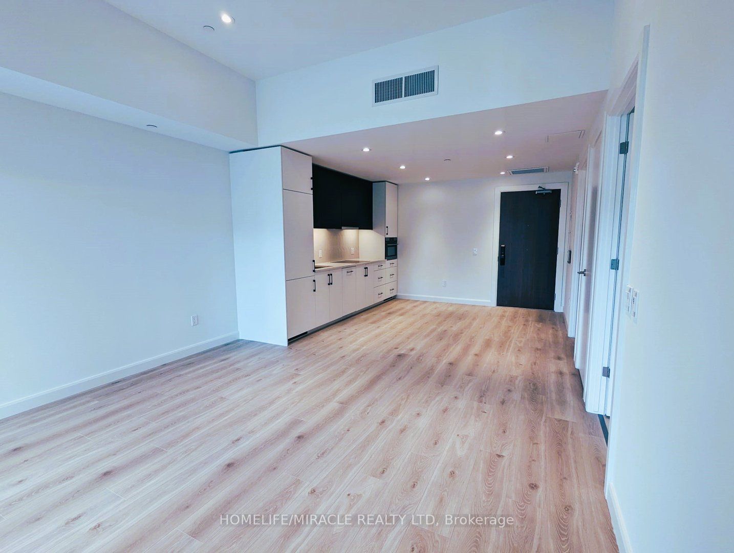 741 King St W, #306