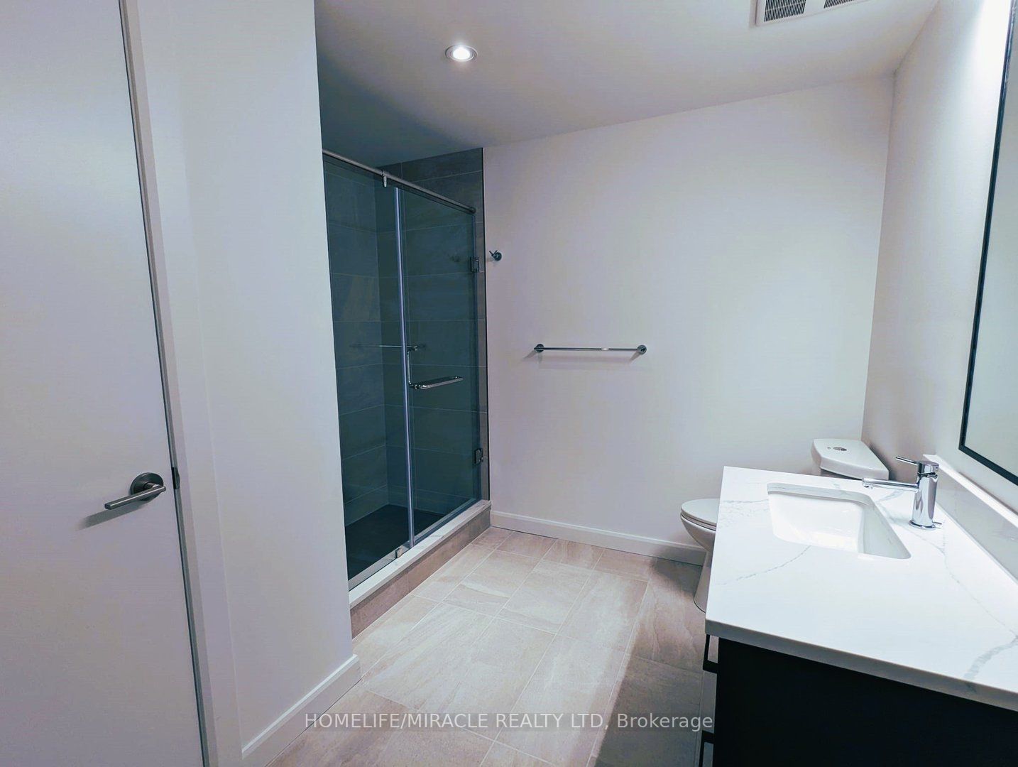 741 King St W, #306
