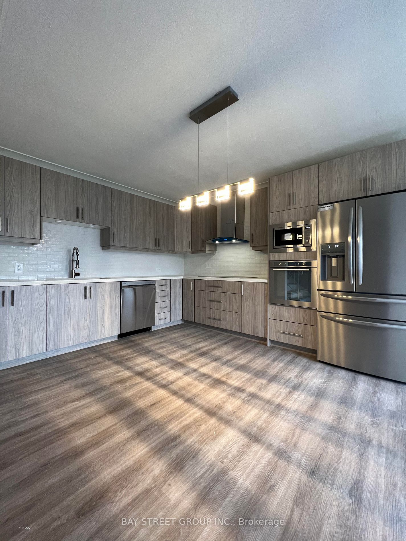 110 Laurier Ave