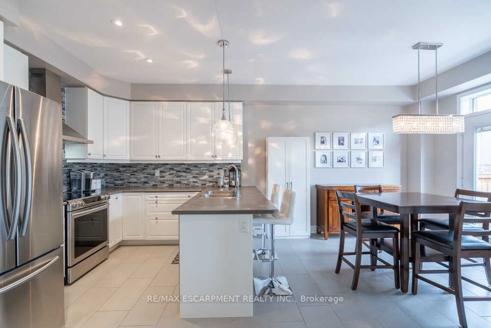 68 Larry Cres