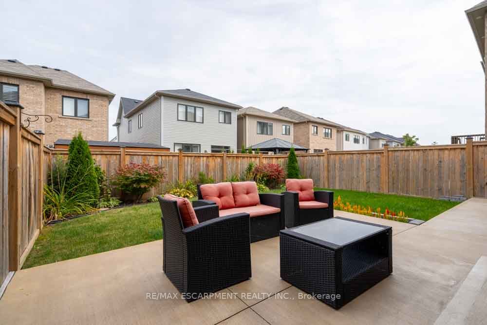 68 Larry Cres