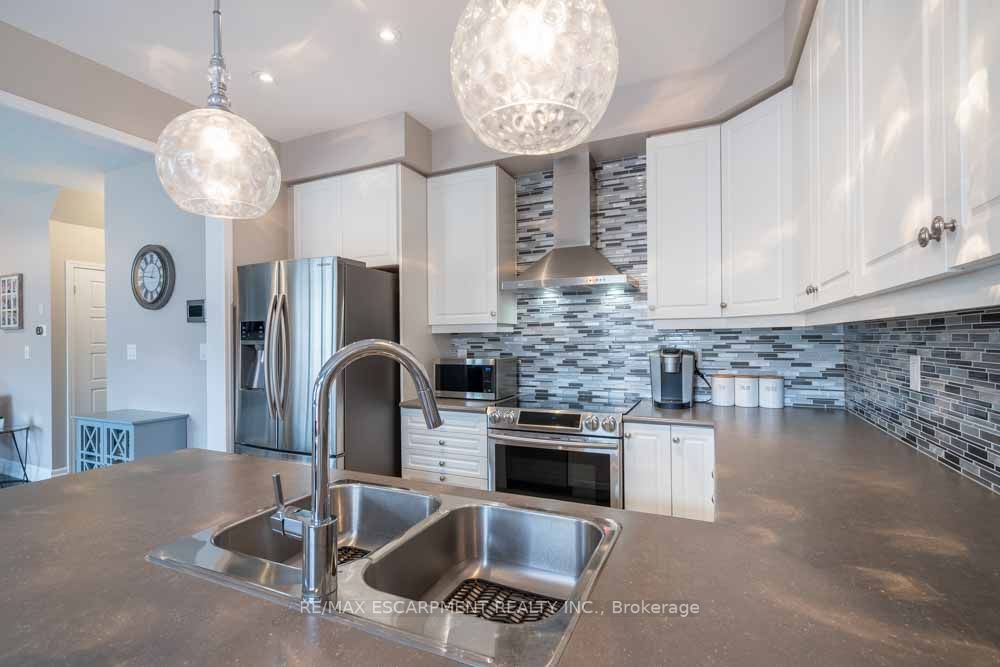 68 Larry Cres