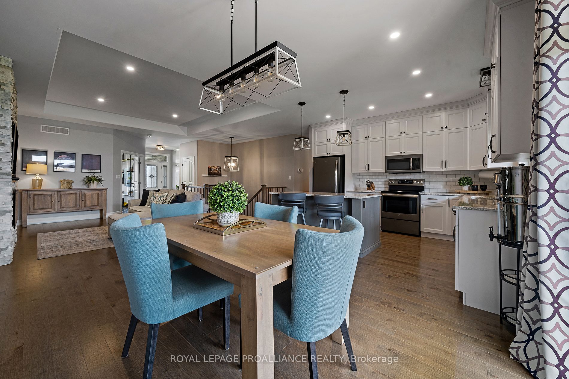 7 Bel Air Cres