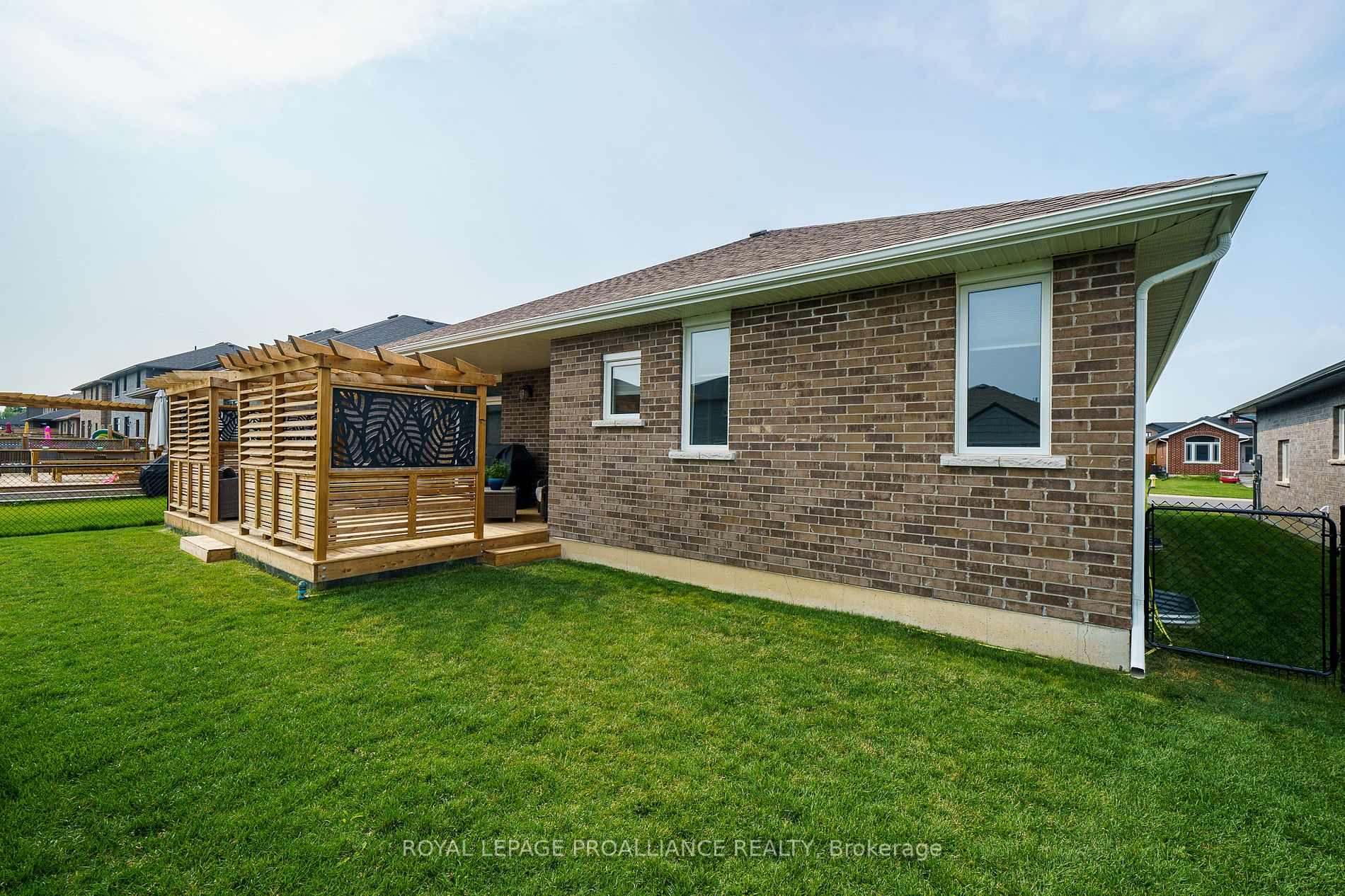 7 Bel Air Cres