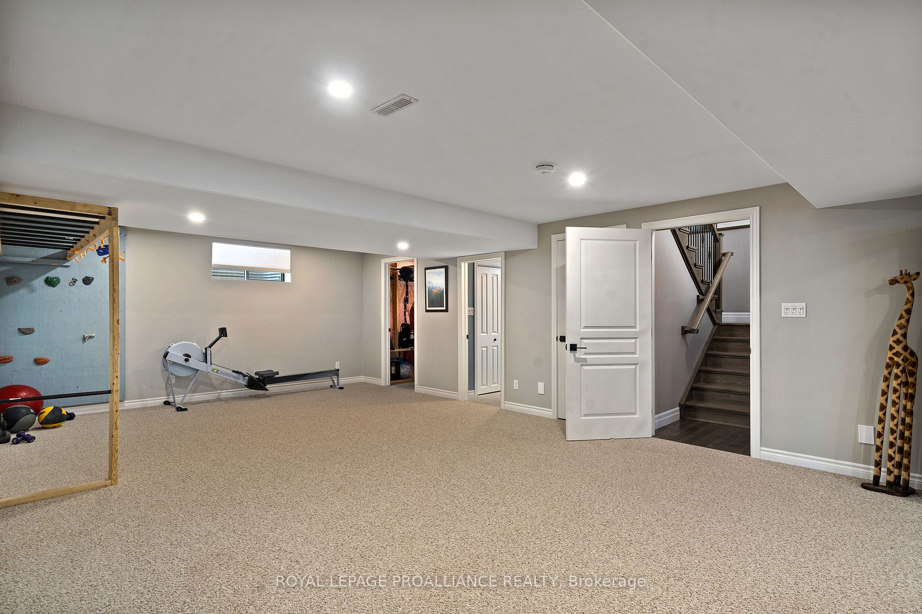 7 Bel Air Cres