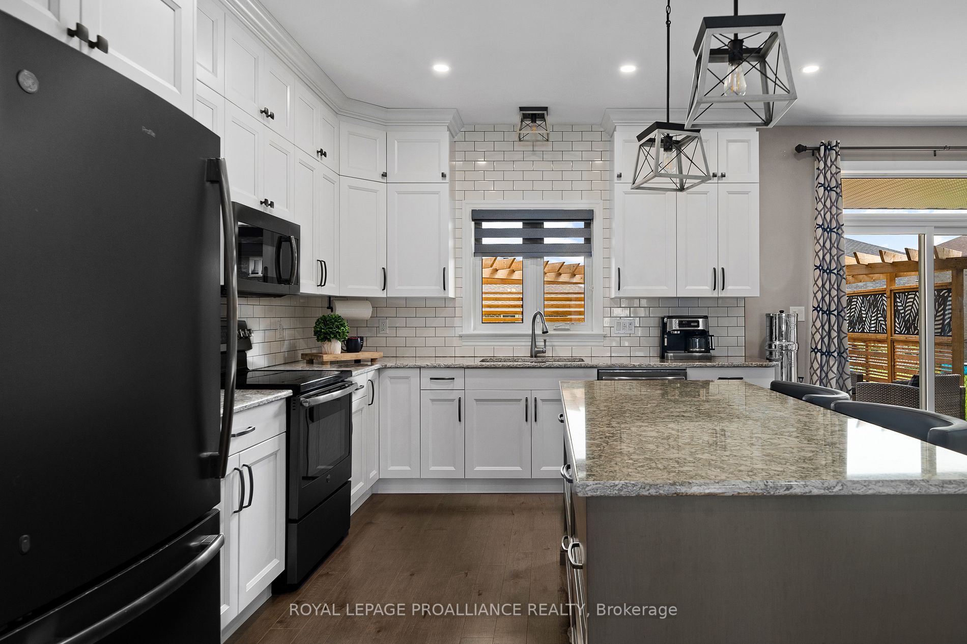 7 Bel Air Cres