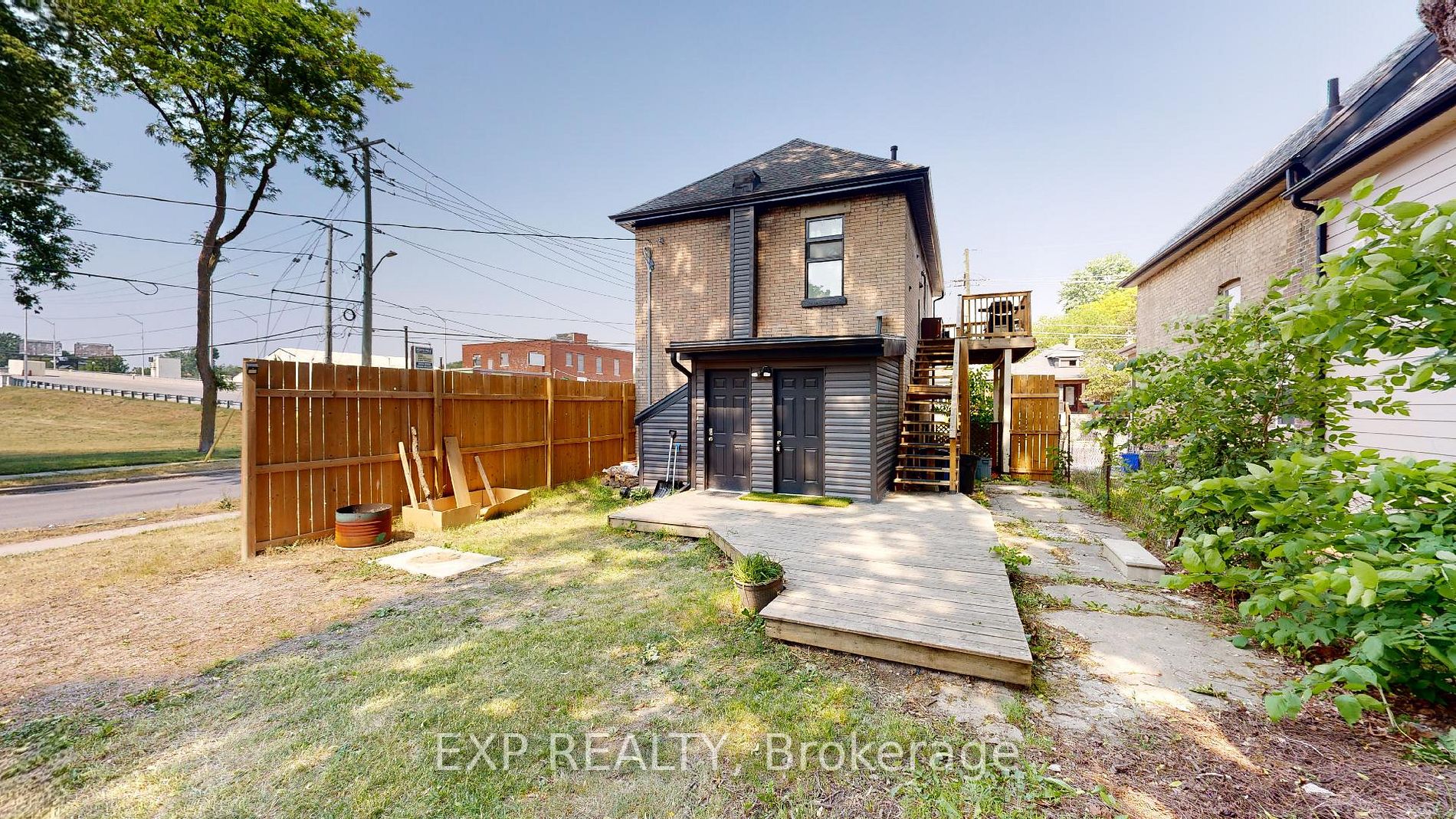 553 Quebec St