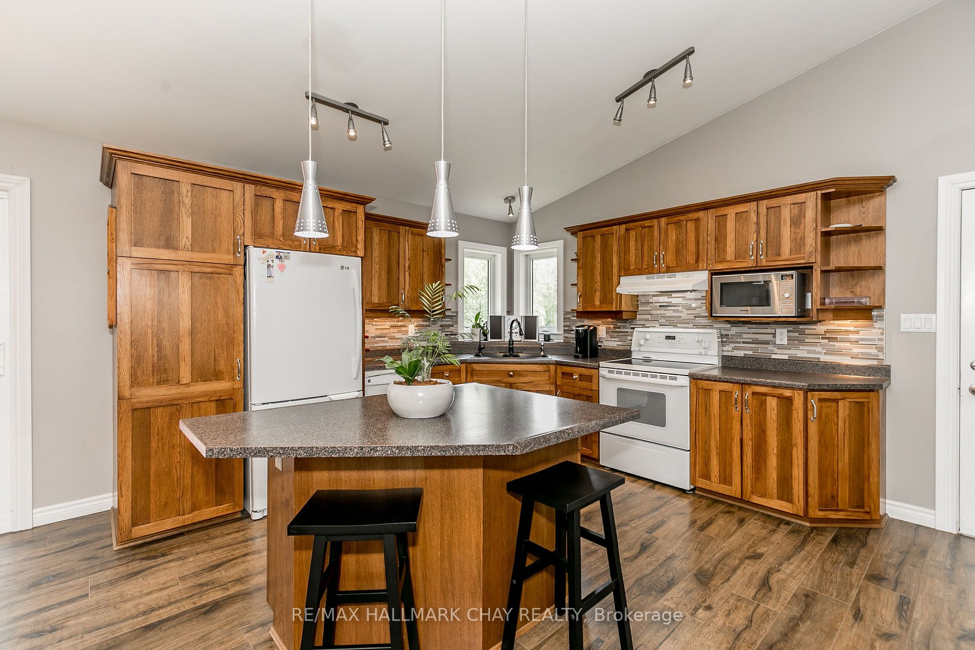 3516 Kirkfield Road