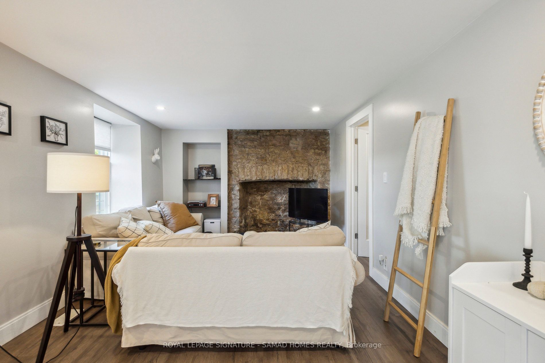 16 Ramore St