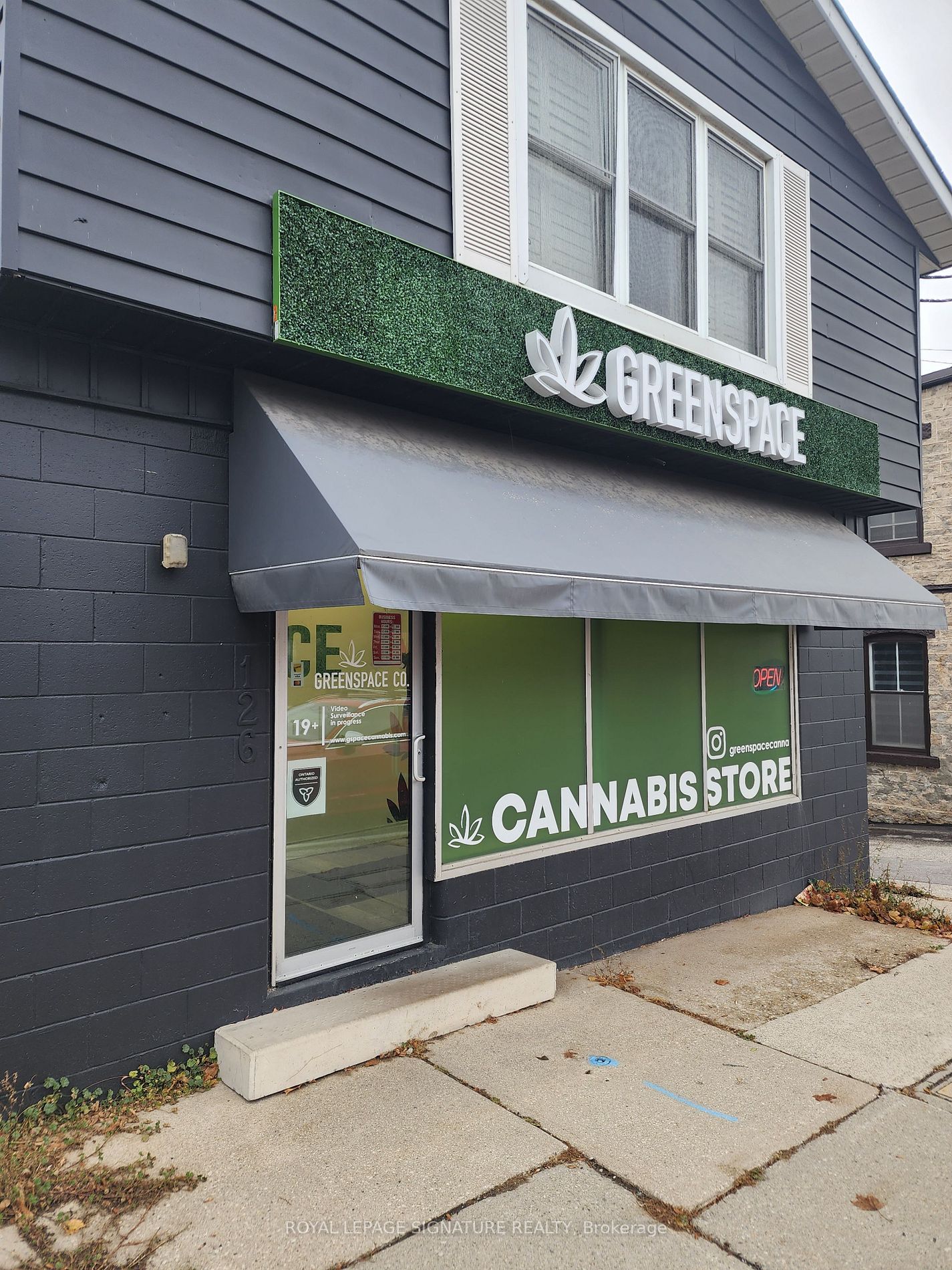 126 Main St S