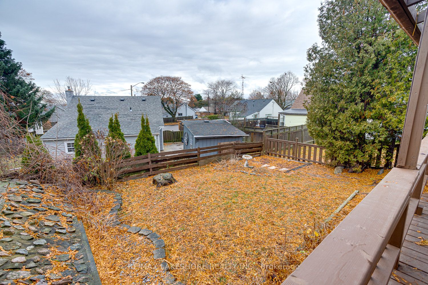 126 Victoria St N