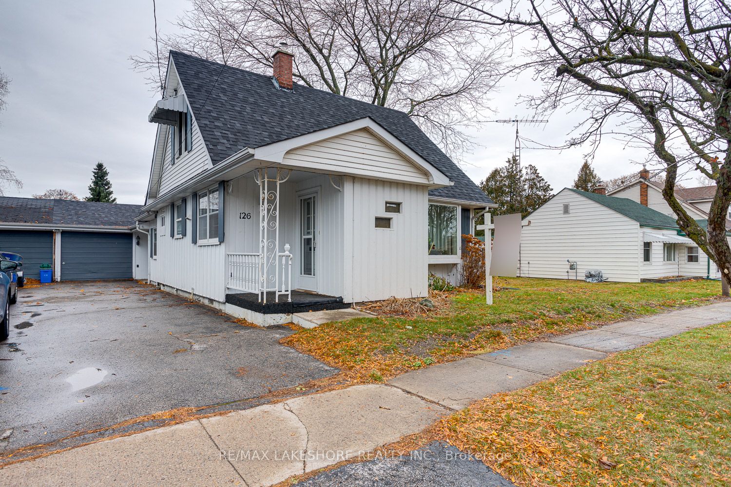 126 Victoria St N