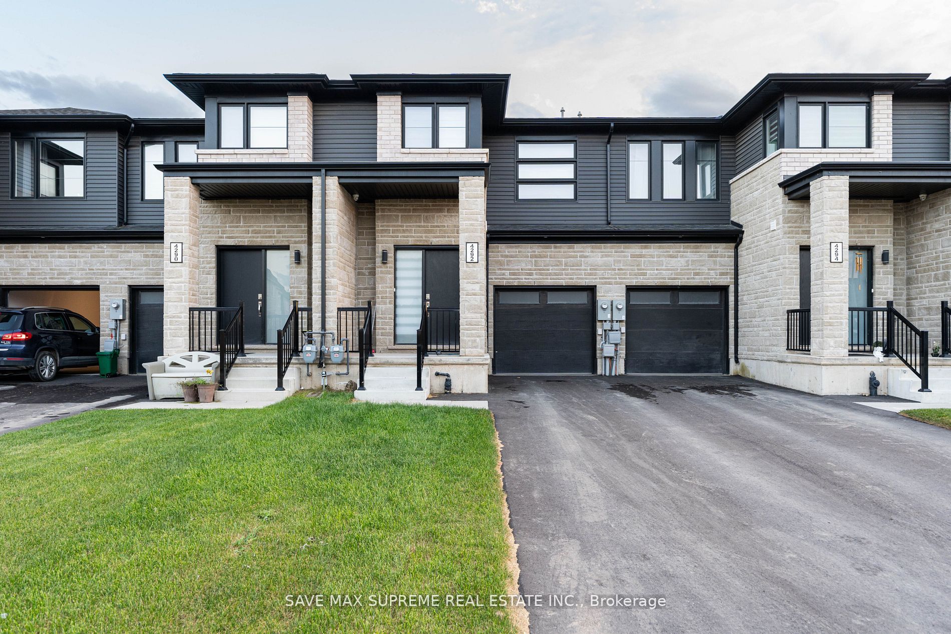 4292 Shuttleworth Dr