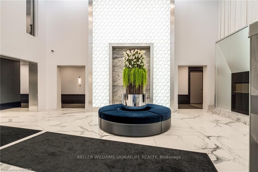 16 Concord Pl, #452