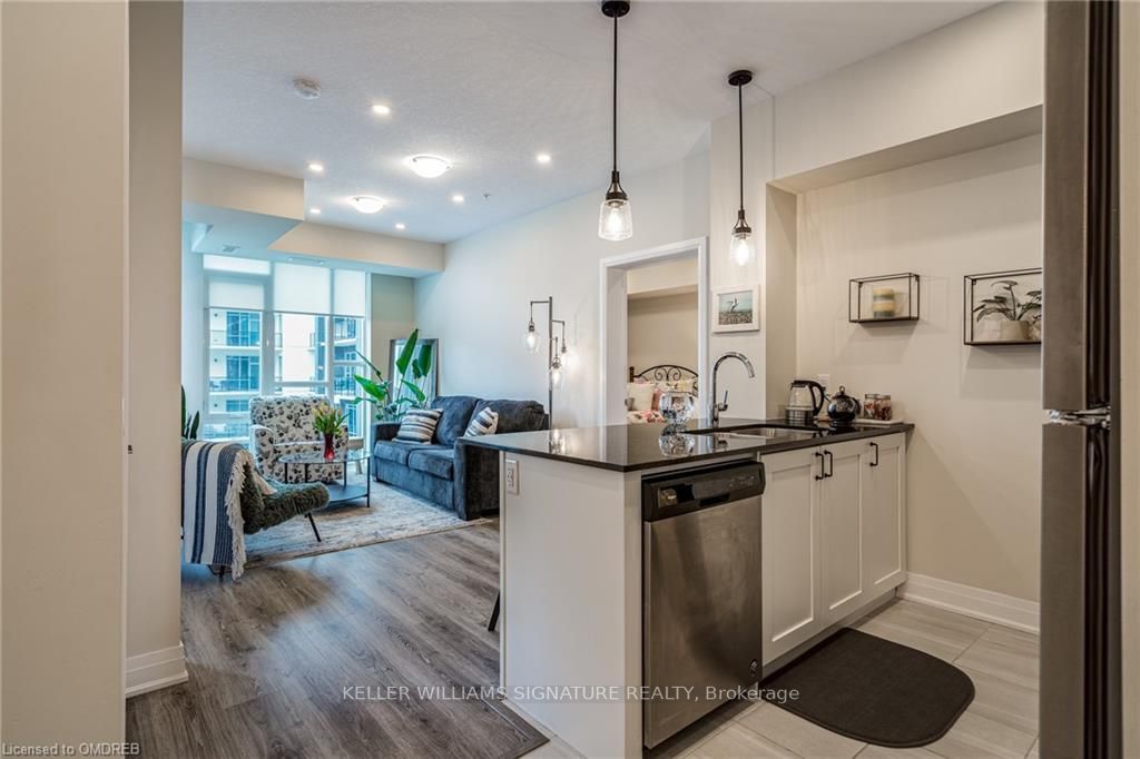 16 Concord Pl, #452