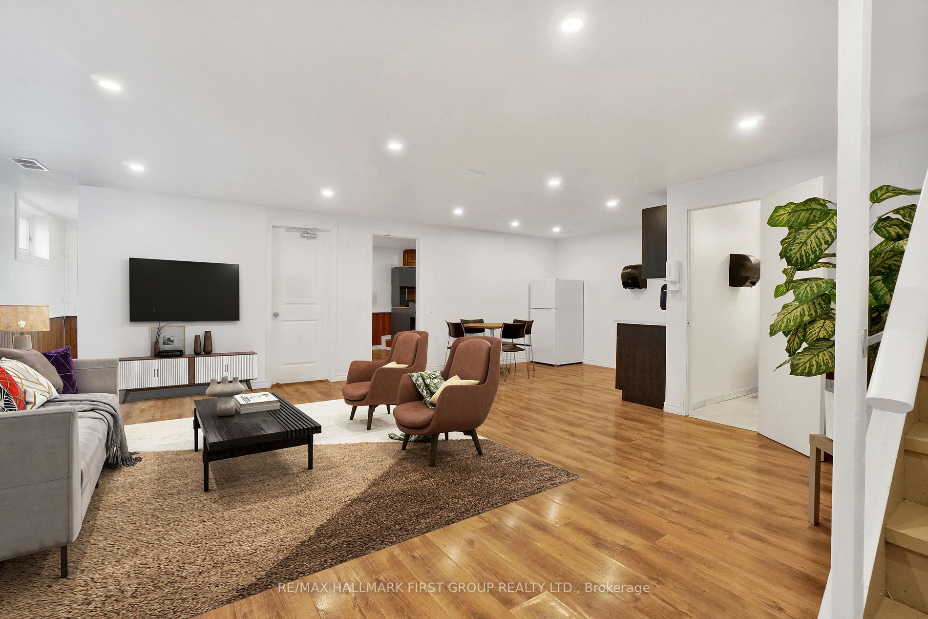 10 Croft St