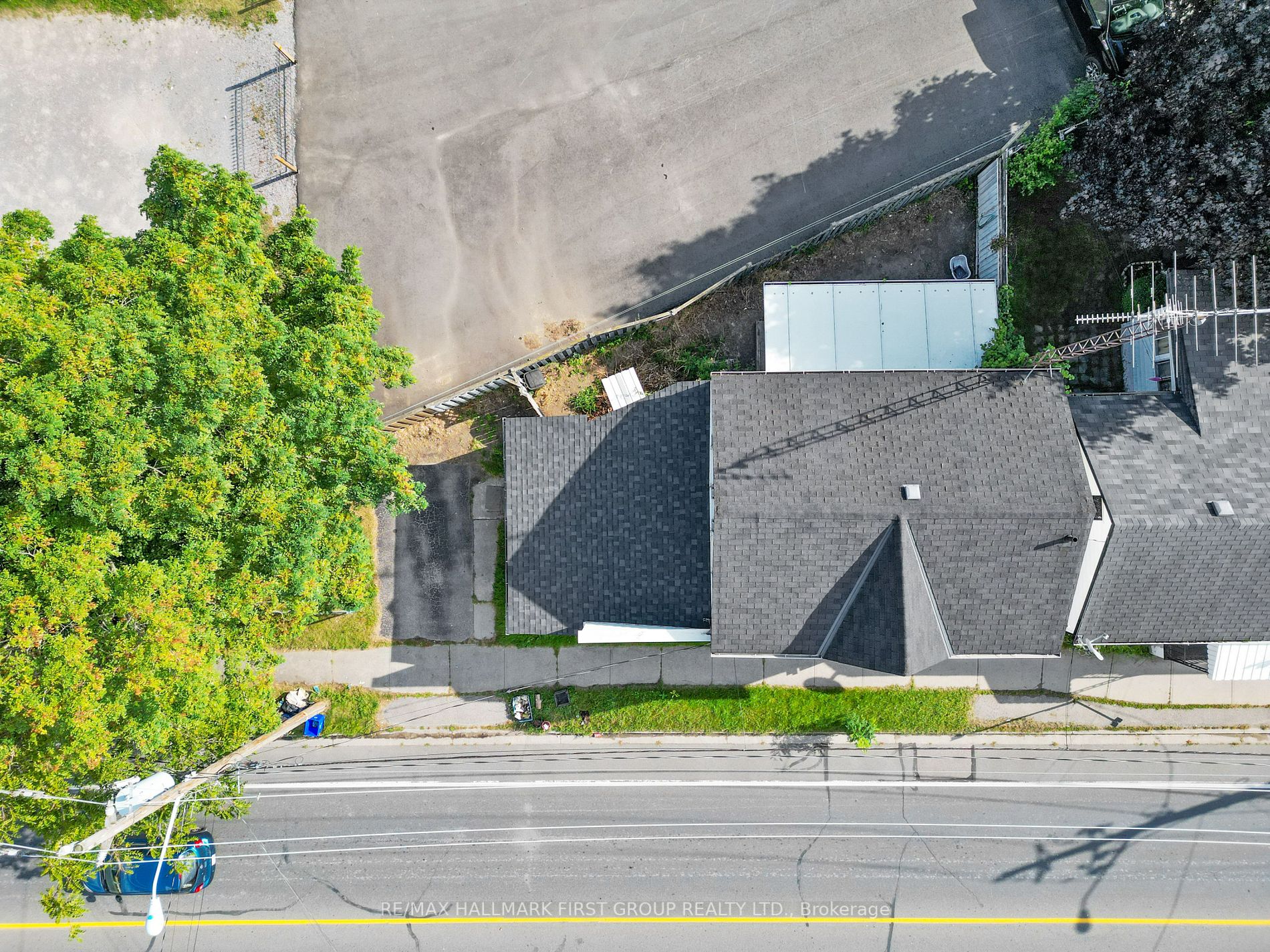 267 University Ave W