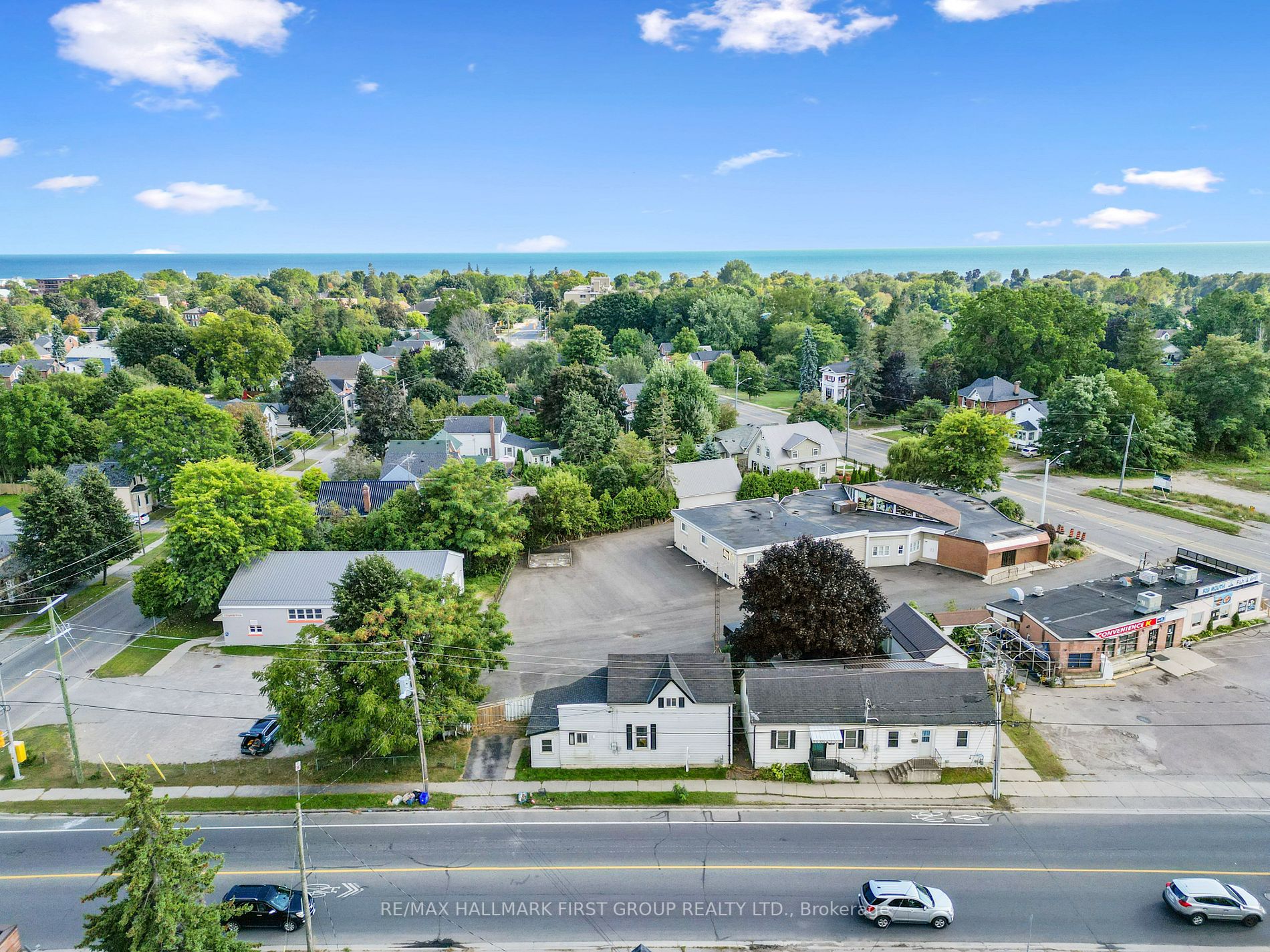 267 University Ave W