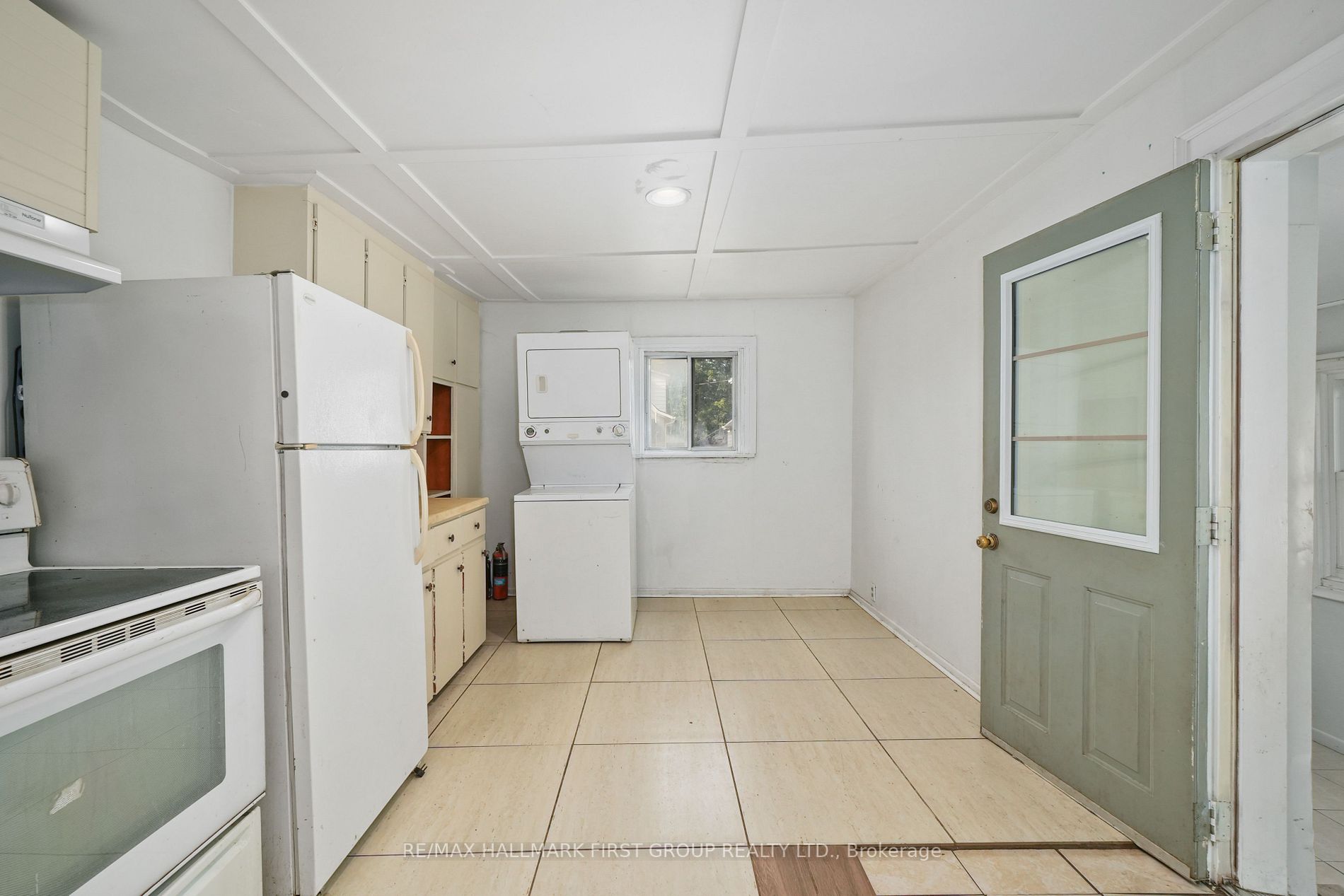 267 University Ave W