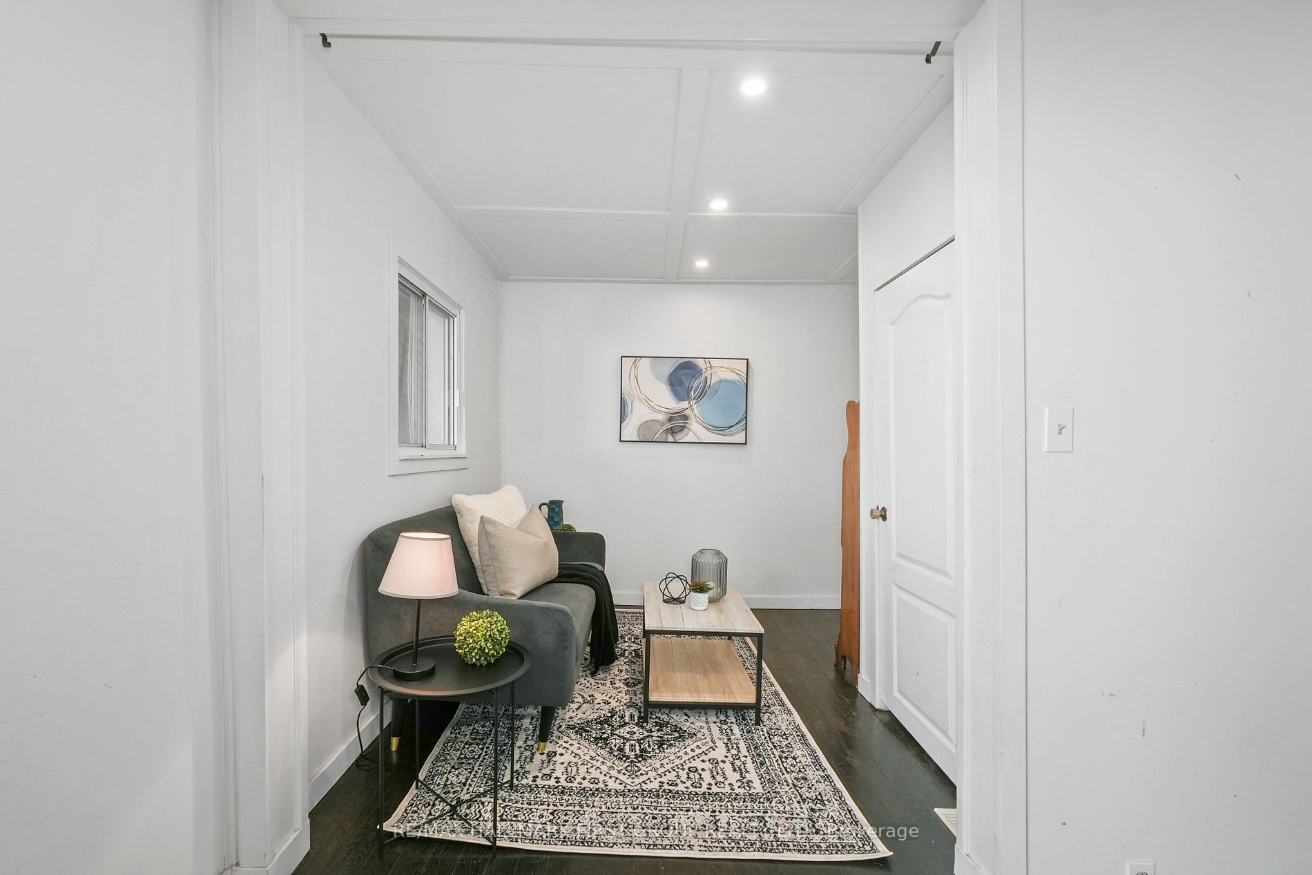 267 University Ave W