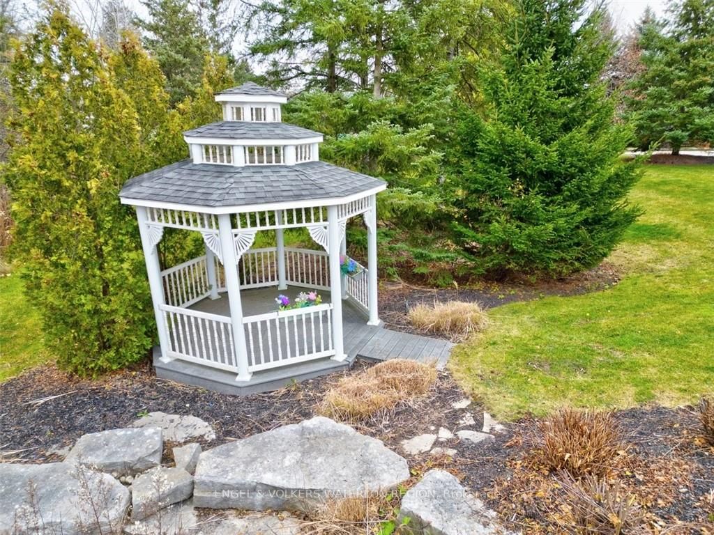 1194 Hunt Club Road