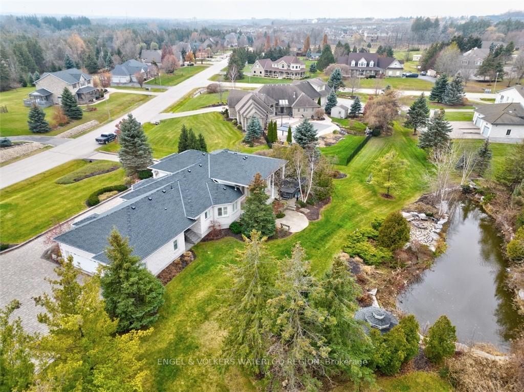 1194 Hunt Club Road