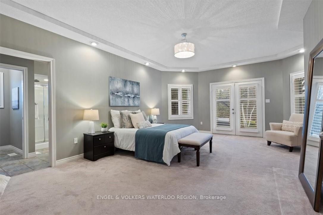 1194 Hunt Club Road
