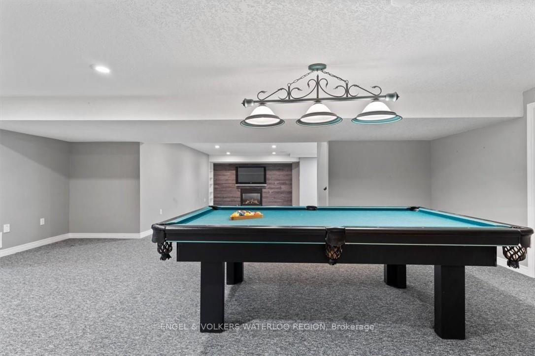 1194 Hunt Club Road