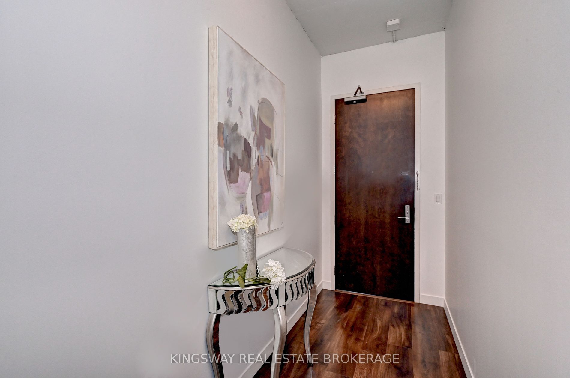191 King St S, #512