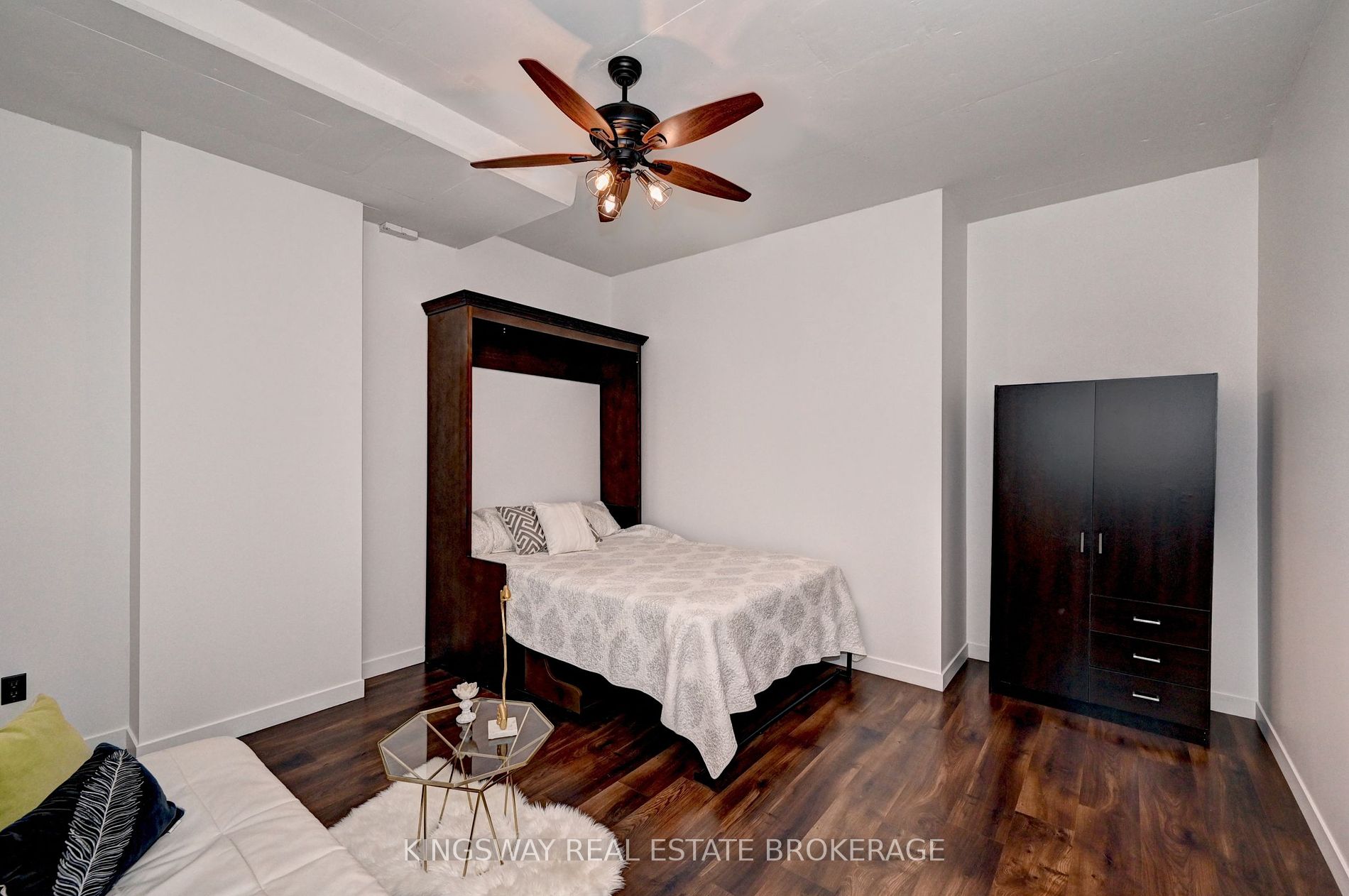 191 King St S, #512