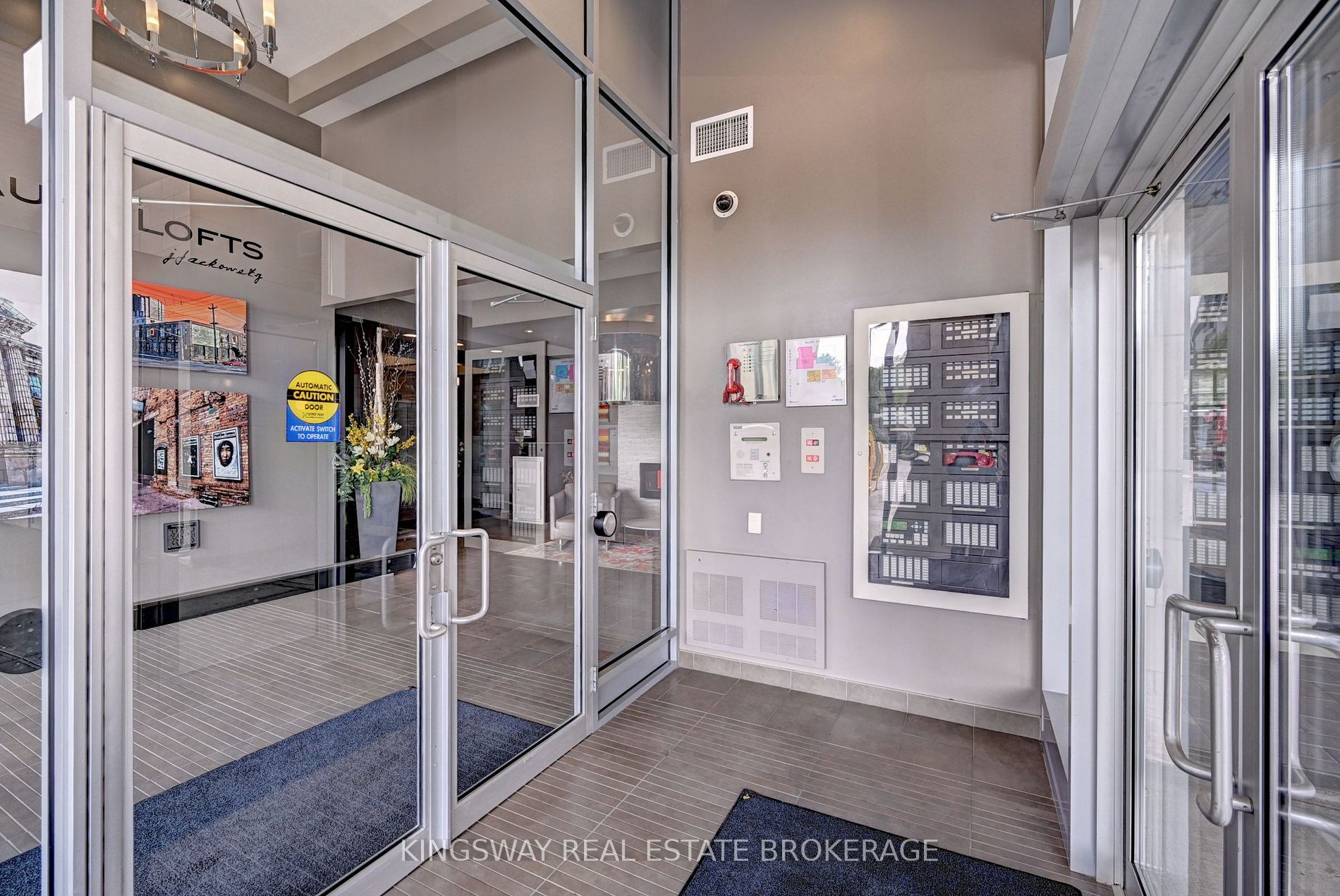 191 King St S, #512