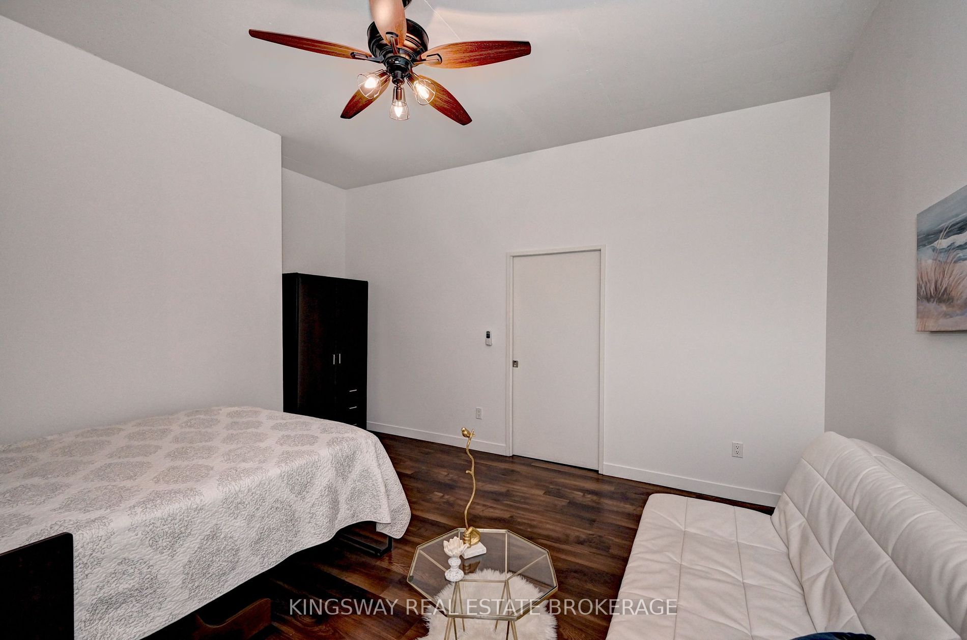 191 King St S, #512