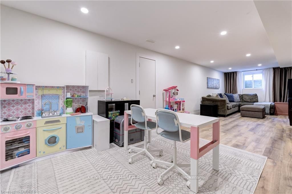 55 Hatton Dr
