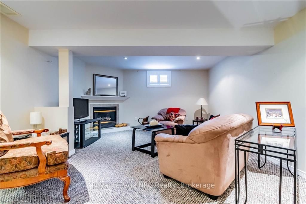 6 Carson Court