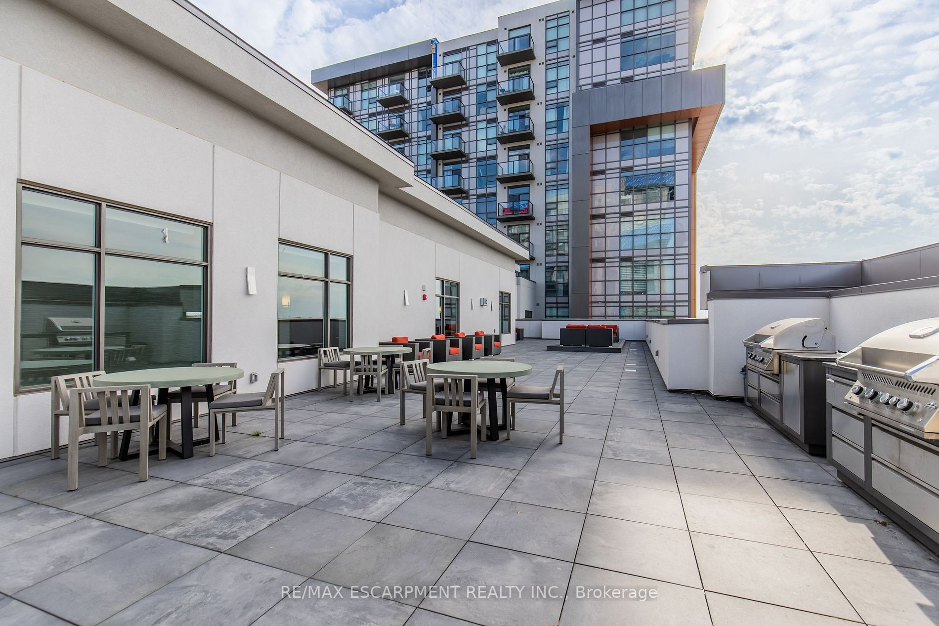 460 Dundas St E, #116