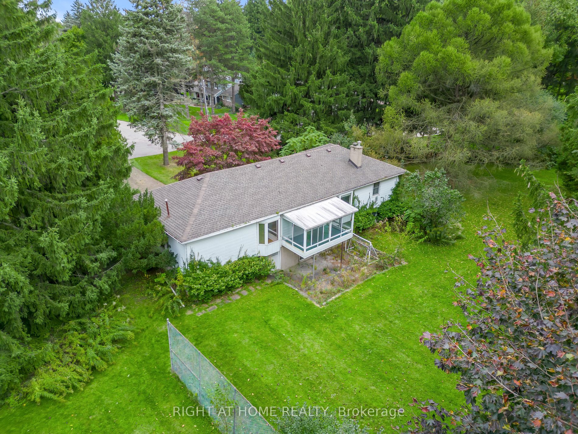 49 Thornwood Dr