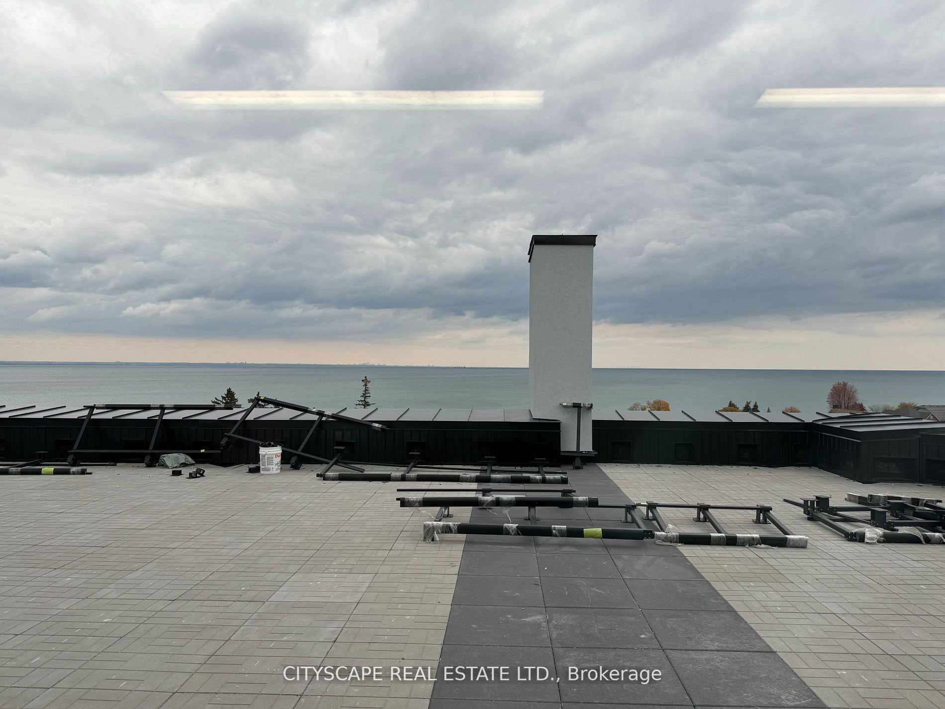 600 North Service Road, #101