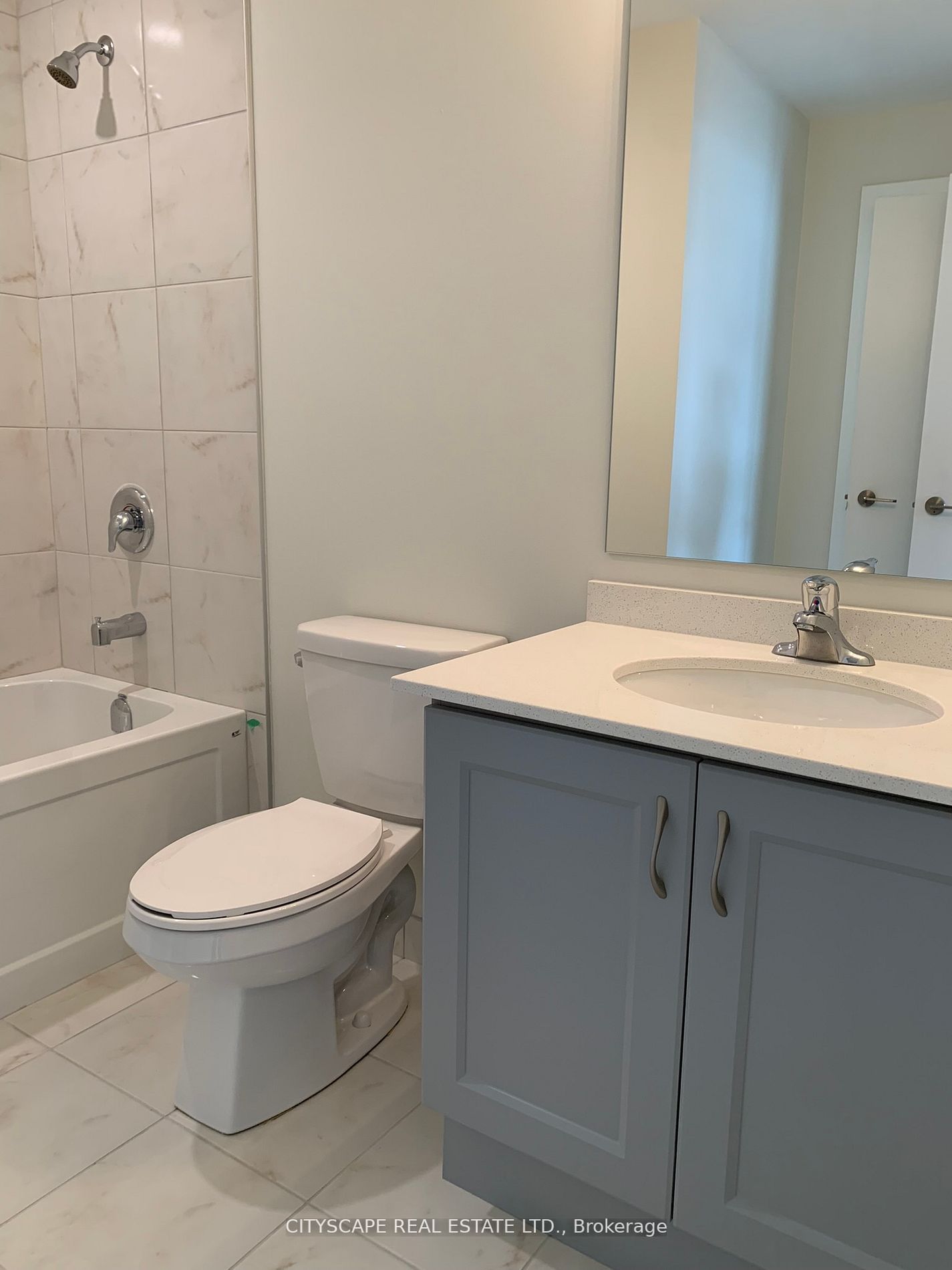 600 North Service Road, #101