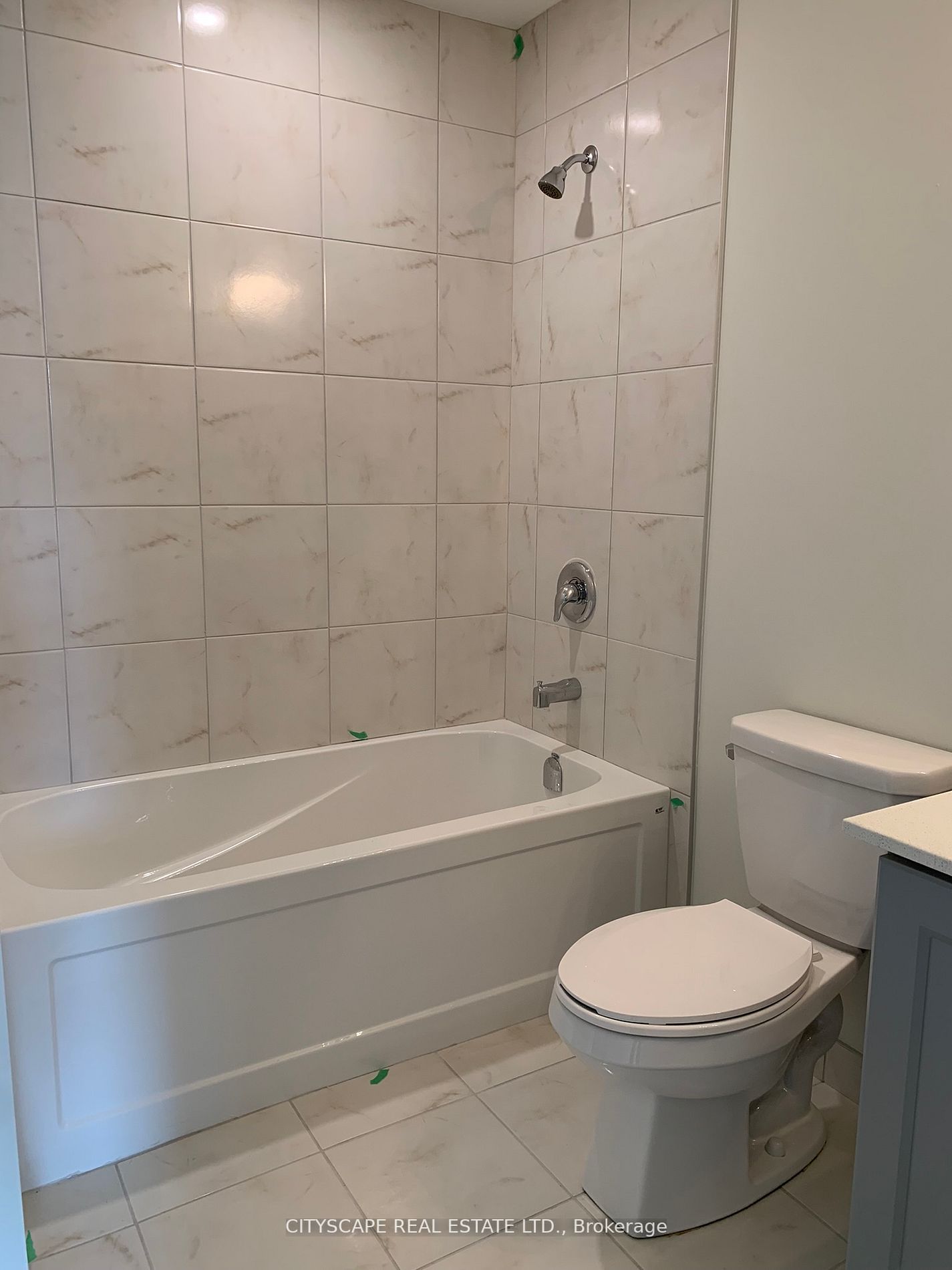 600 North Service Road, #101